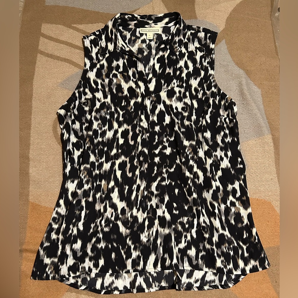 Dana Buchman black, brown, cream animal print sleeveless collared blouse, L